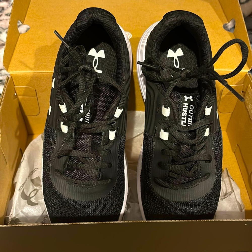 Under Armour Sneakers